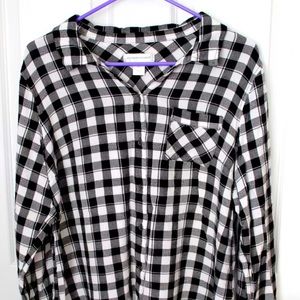 Black/white check top from C J Banks, 2x